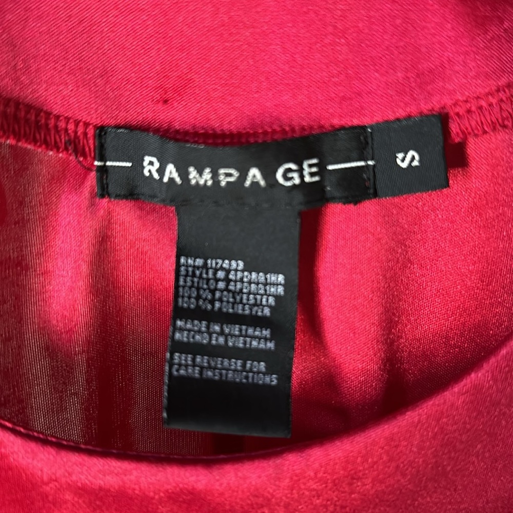 VINTAGE RED SATIN SLEEVELESS TOP - Picture 2 of 3